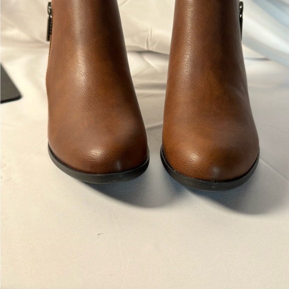 Sonoma Brown Faux Leather Ankle Boots Women’s Size 6.5 – NWT - Picture 2 of 6